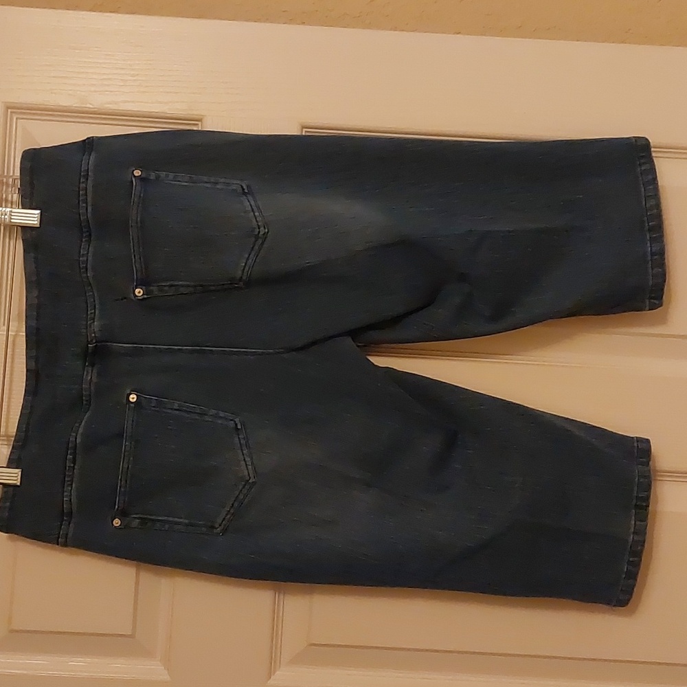 Belle BY Kim Gravel Flexibelle Pedal Pushers. - Picture 4 of 7